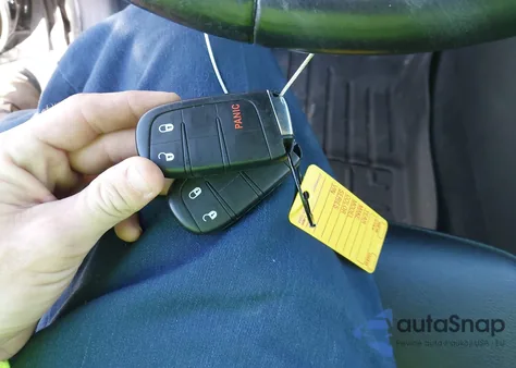 2018 Jeep Compass Latitude 4X4 z USA, uszkodzony, nr VIN 3C4NJDBB3JT436435